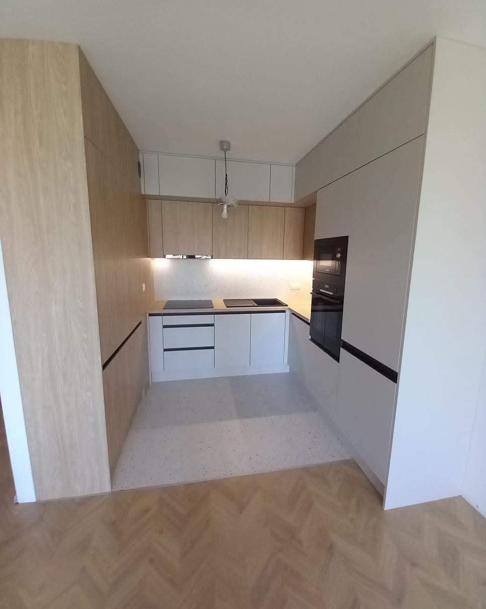 zaaranżowanie wąskiej wnęki kuchennej 