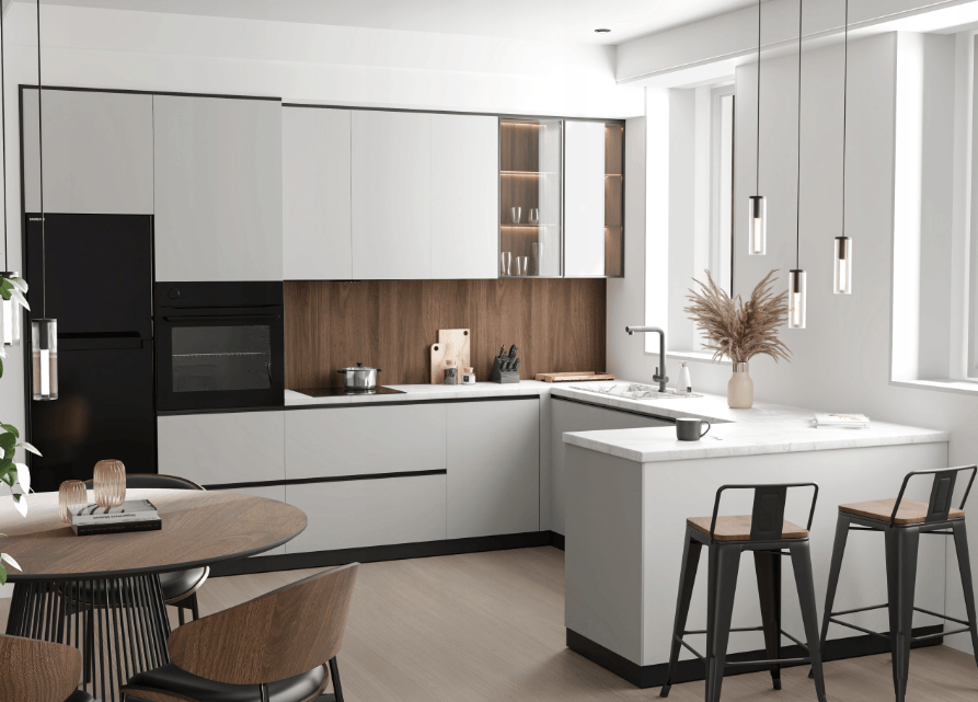 biała kuchnia z czarnymi i drewnianymi dodatkami 