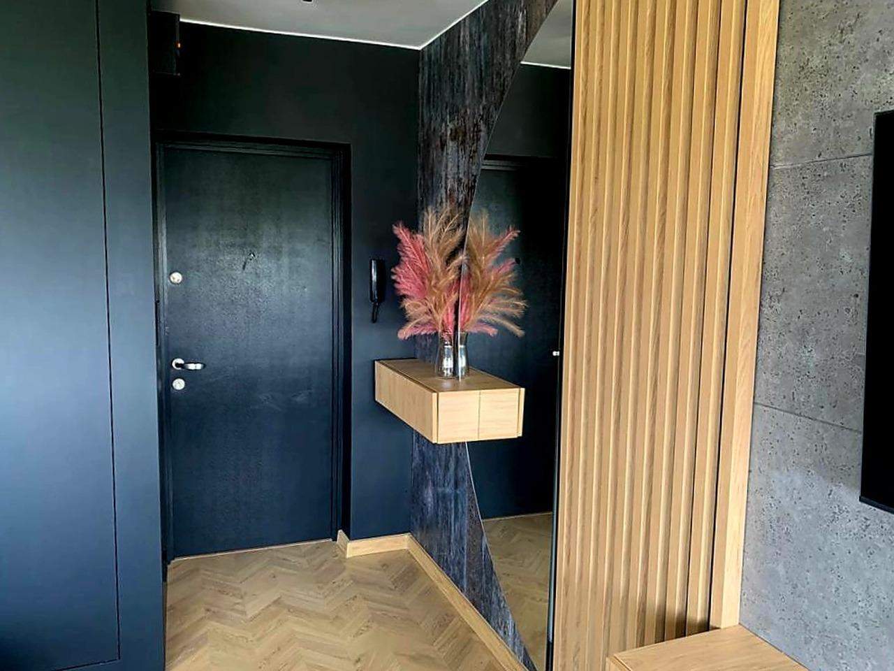 szafa-na-wymiar-alfa-nowoczesna-minimalistyczna- przedpokój-meble-zmontowane 