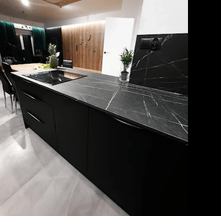 czarna wyspa kuchenna z blatem royal black na wymiar 