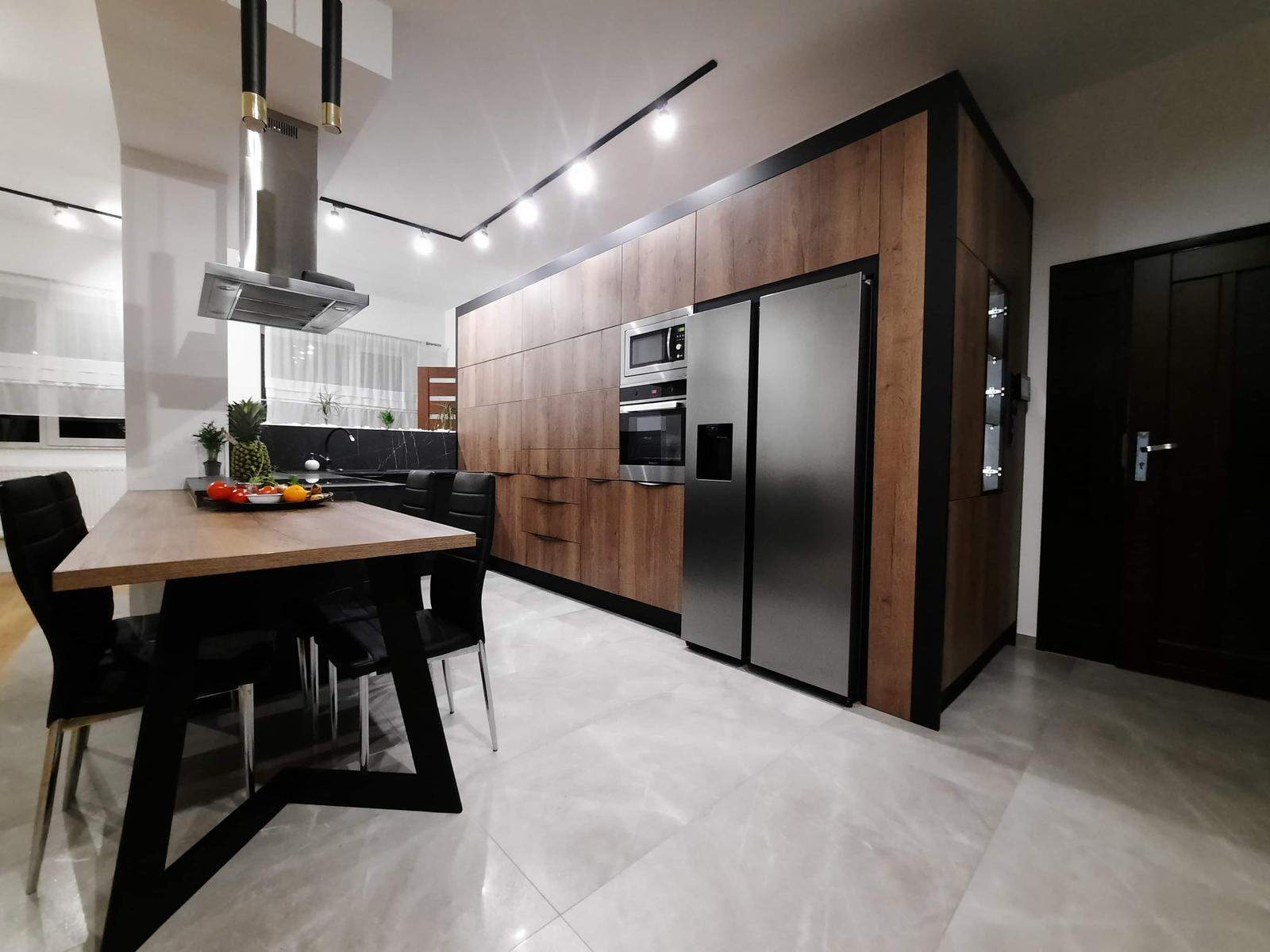 kuchnia w stylu loft z czarnym wykończeniem wykonana na wymiar 