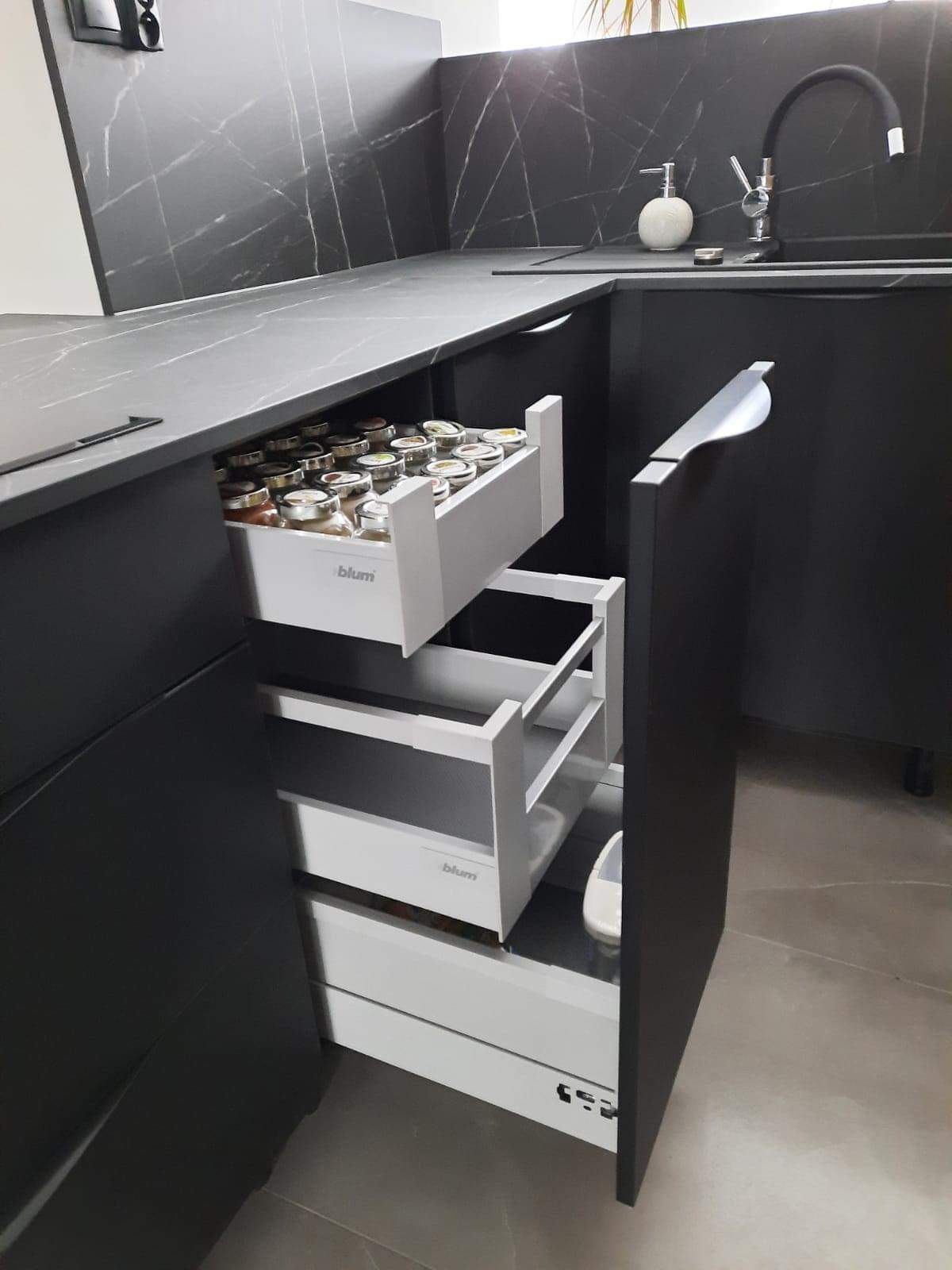 wewnętrzne szuflady na wymiar 